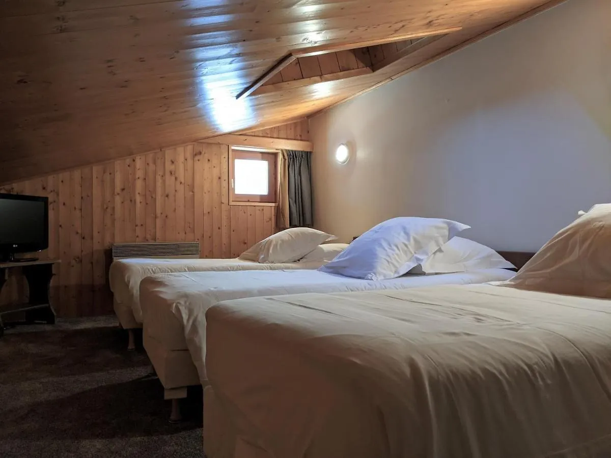 ***  Hotel Les Arolles Meribel France