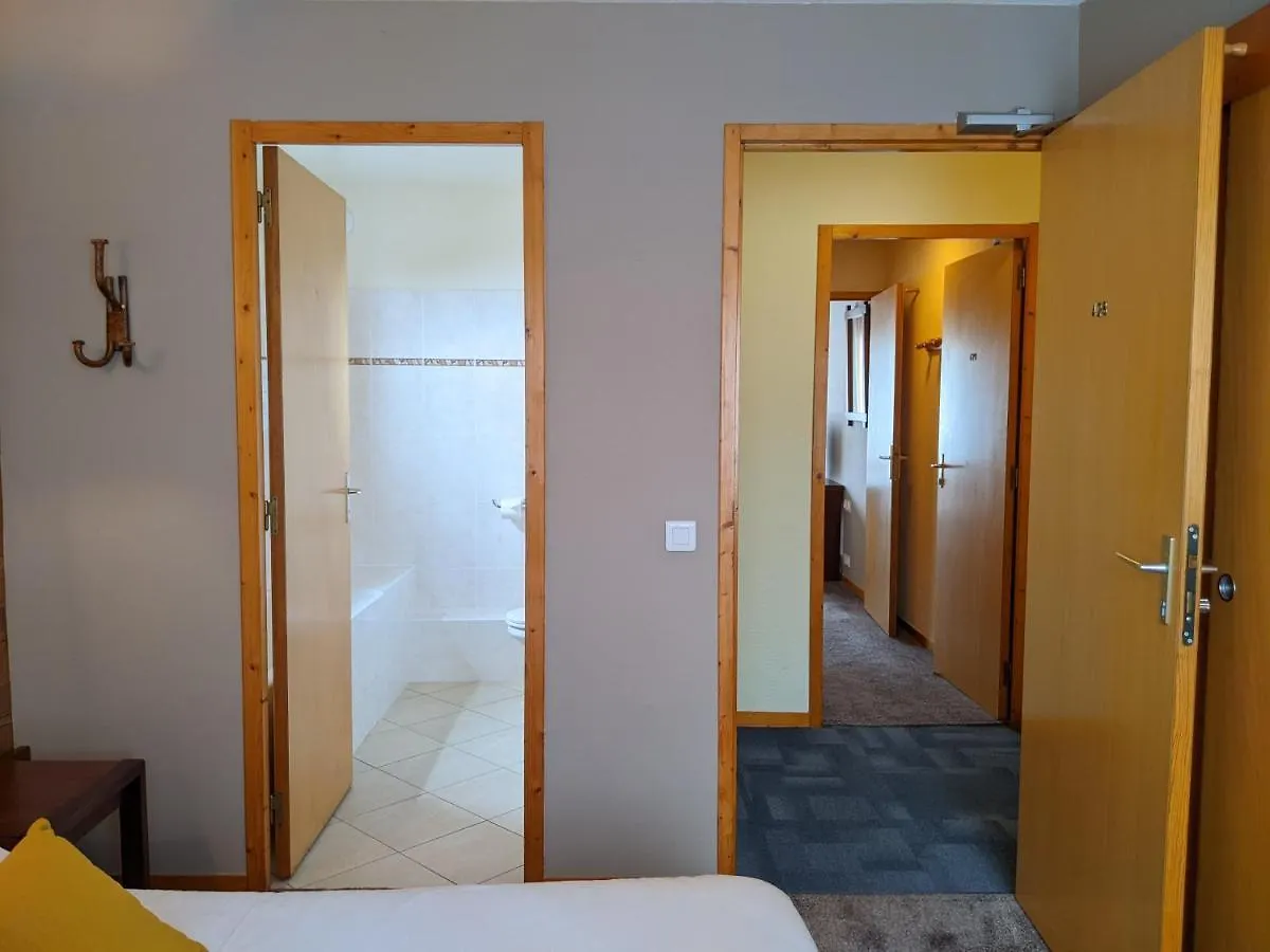 Hotel Les Arolles Meribel 3*,  France
